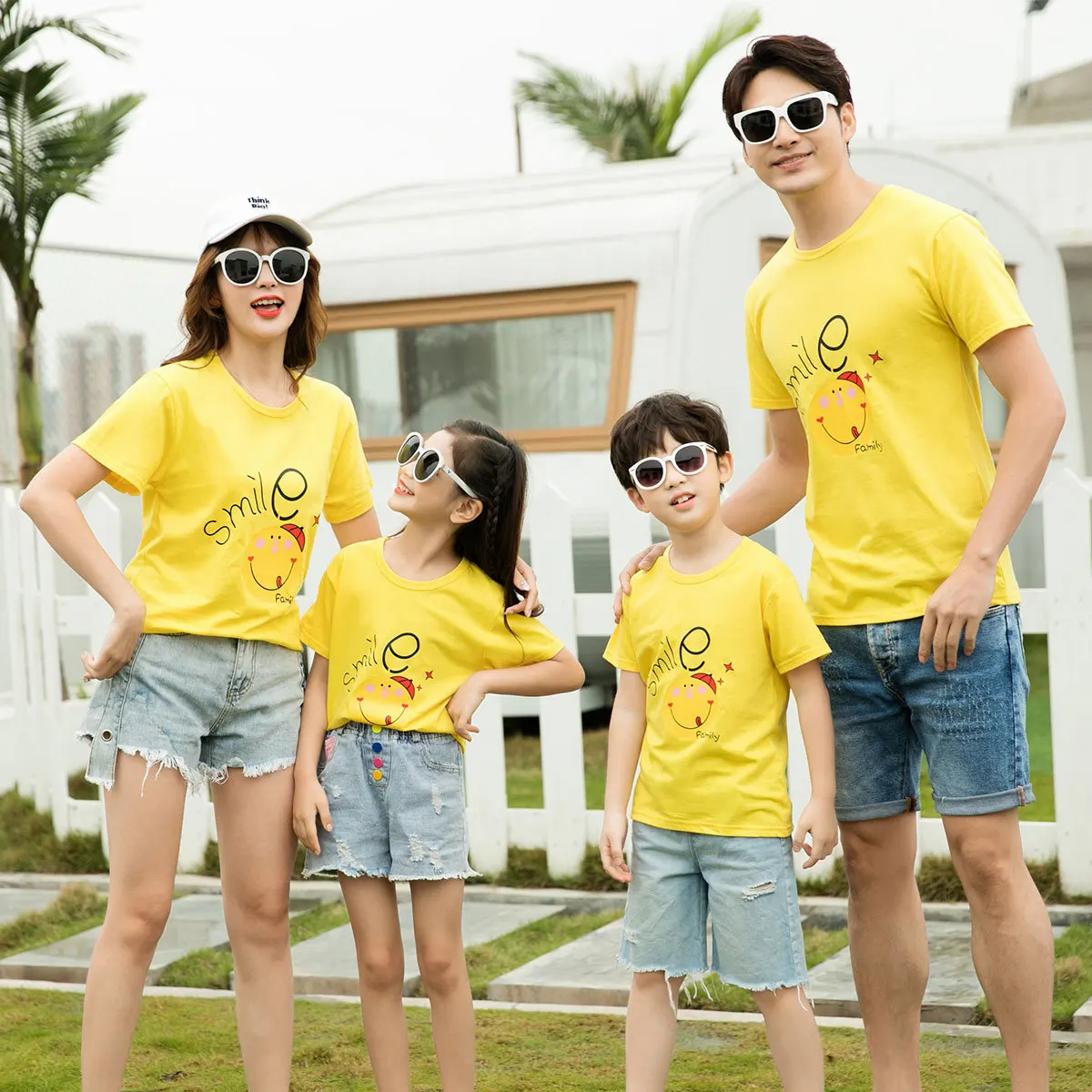 
Summer new style cotton parent-child wear trend father-son family wear a family of three couples short-sleeved T-shirt 