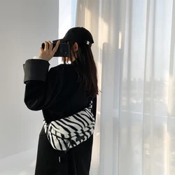 Jtfur women street fashion handbag fluffy faux rabbit fur portable fanny pack cross body bag