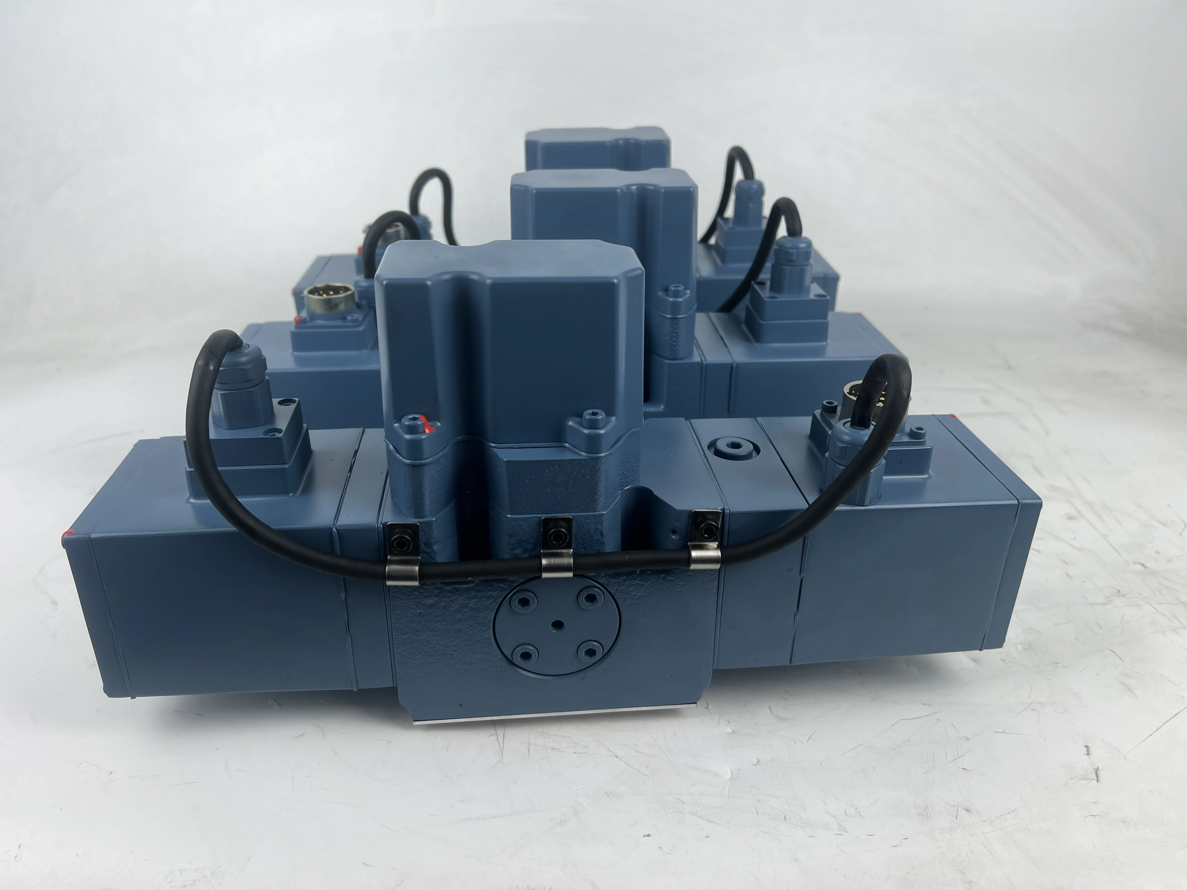 Hydraulic Valve G631 D662 D661 D634 D633 Servo Valve D761-2776C Servo Hydraulic Valve D633-7392 D633-333B D633E703 D633-328B