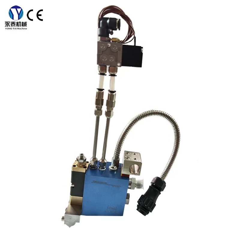 Hot melt granulate gun scraping nozzle