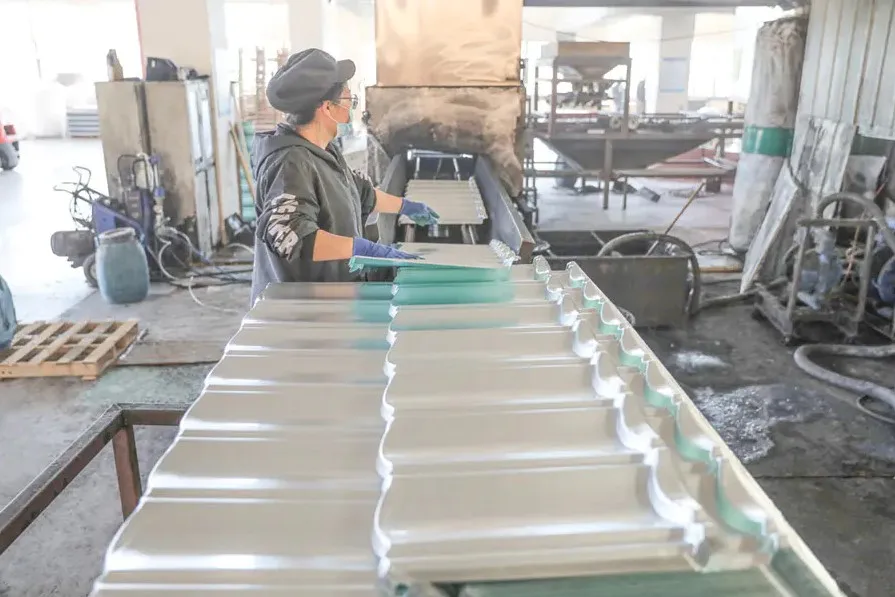 New Building Construction Materials For House Roof 1340 x 420mm Metal Roof Tile For Workshop