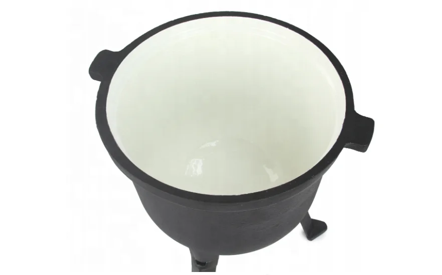 outdoor enameled cast iron caudron hunting meat Poland tradycja pot with three legs