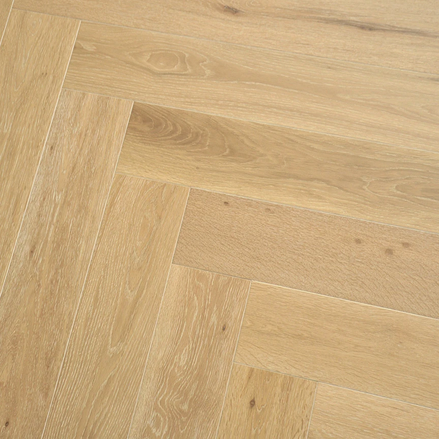 Hot selling light color European oak engineered wood flooring herringbone parquet wooden flooring