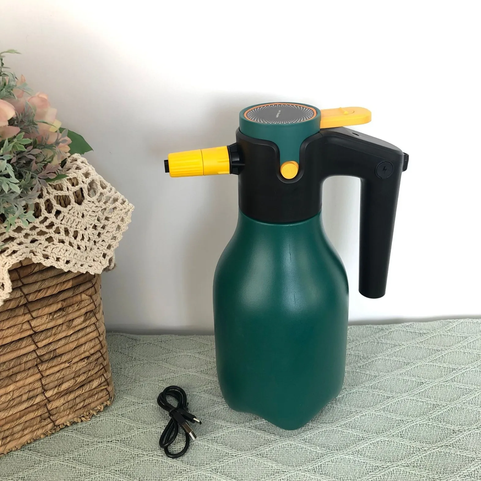 New 2L Bottle USB Rechargeable Electric Foam Sprayer Pump Foam Sprayer for Car Wash Or Watering Garden Plants