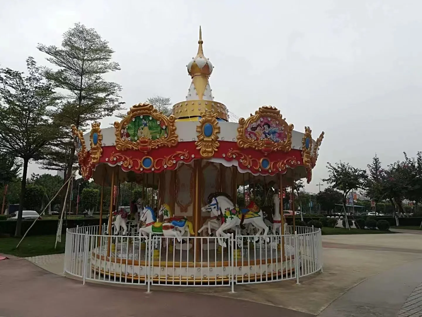 Factory price gorgeous 16-seat carousel for commercial fairground merry-go-round for amusement