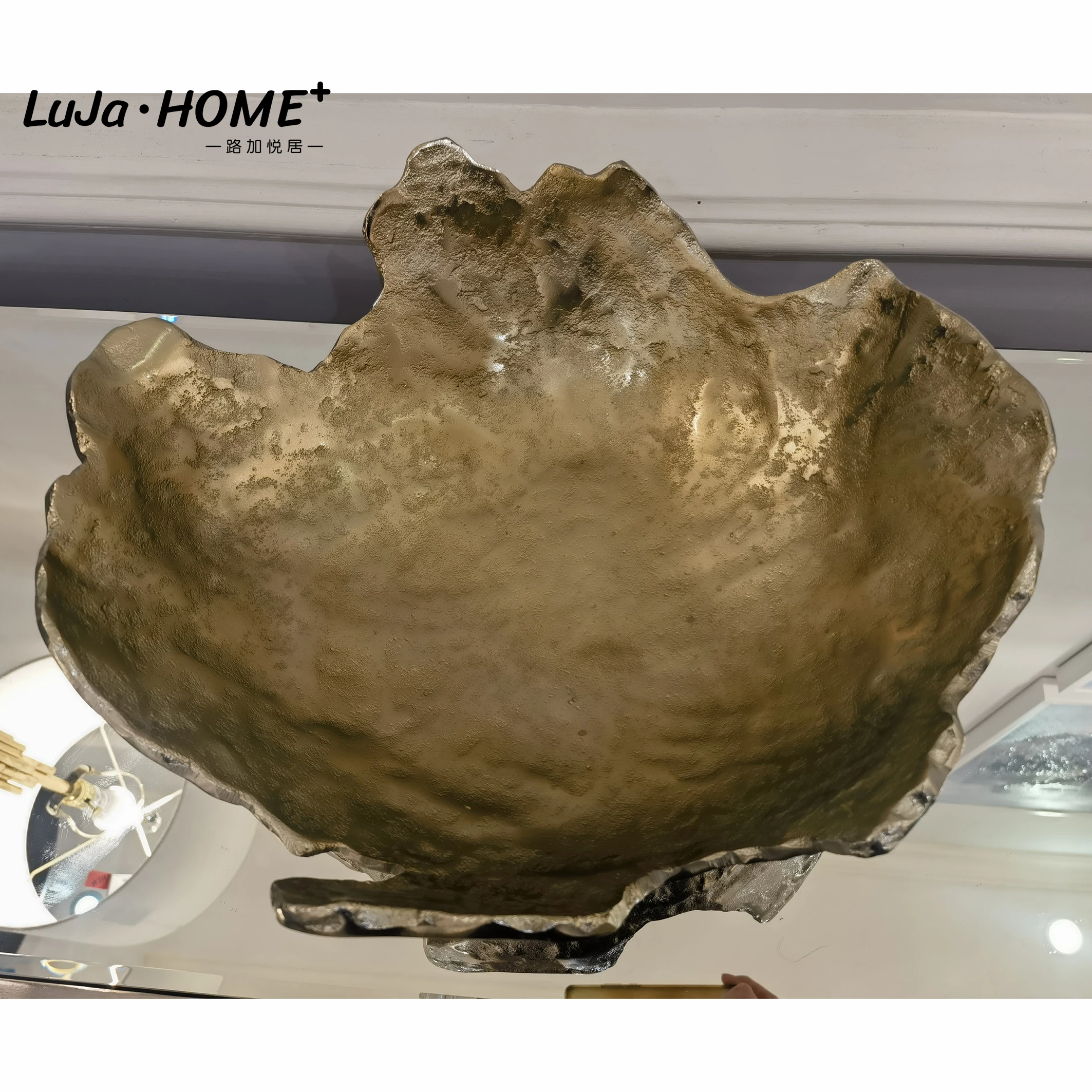 Fancy Creative Curve Good Price Custom Metal Turkish Copper  Champagne Gold  Decorative Serving Tray for  Dry Fruit and Nuts