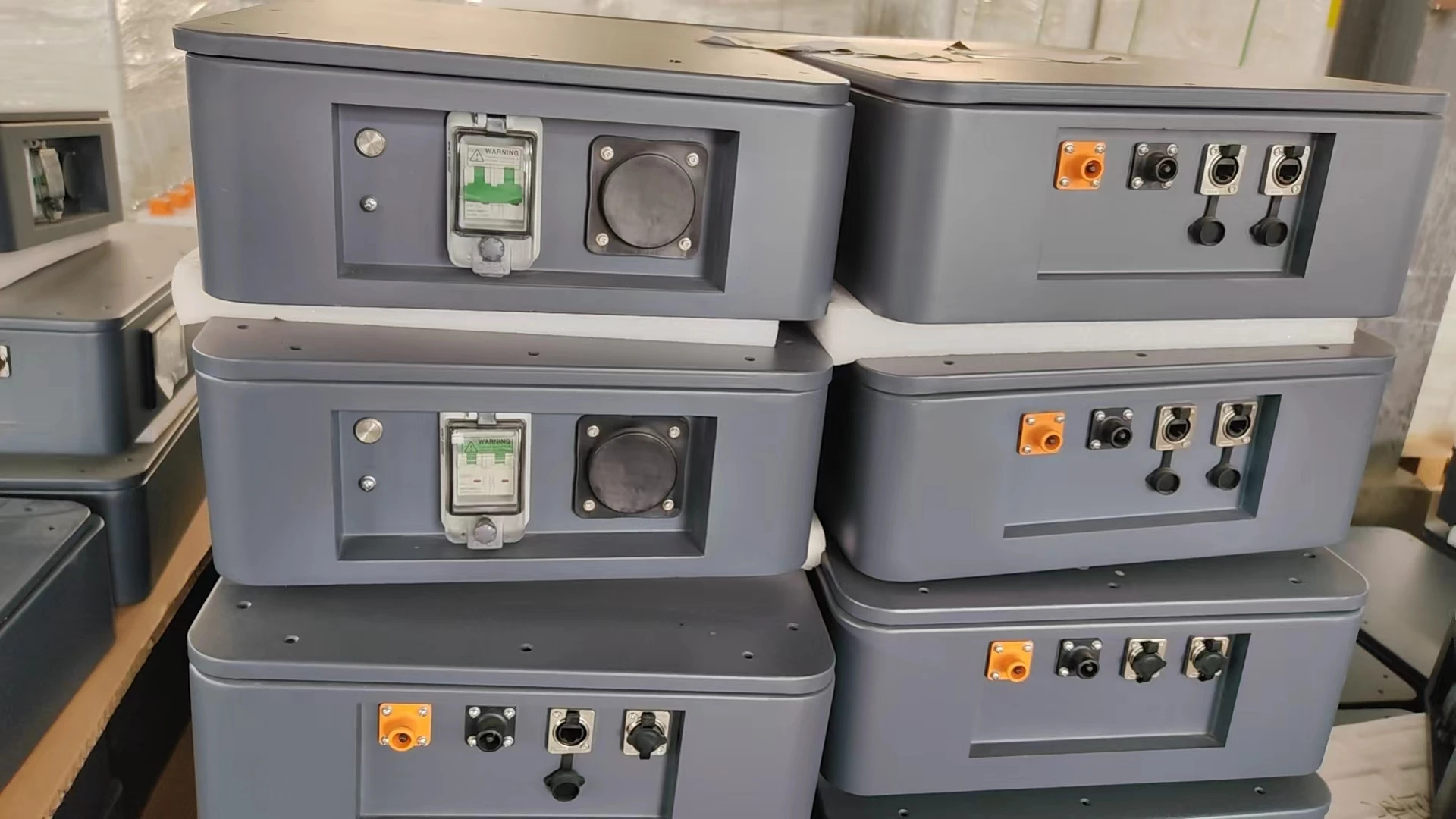 Bluesun pv combiner box lithium battery pv high voltage solar box  for solar systems