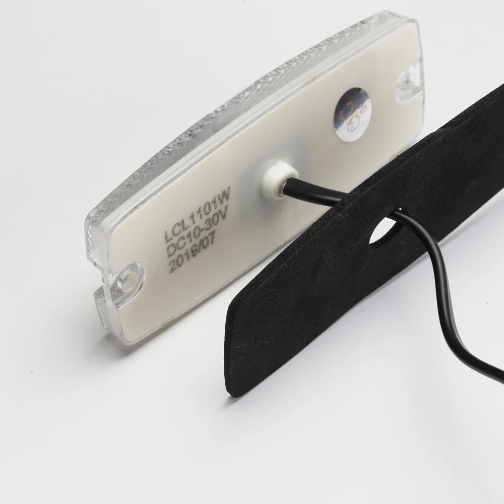 High quality IP67 Emark truck side lights 4pcs side maker lights amber red white clearance truck trailer light with reflector