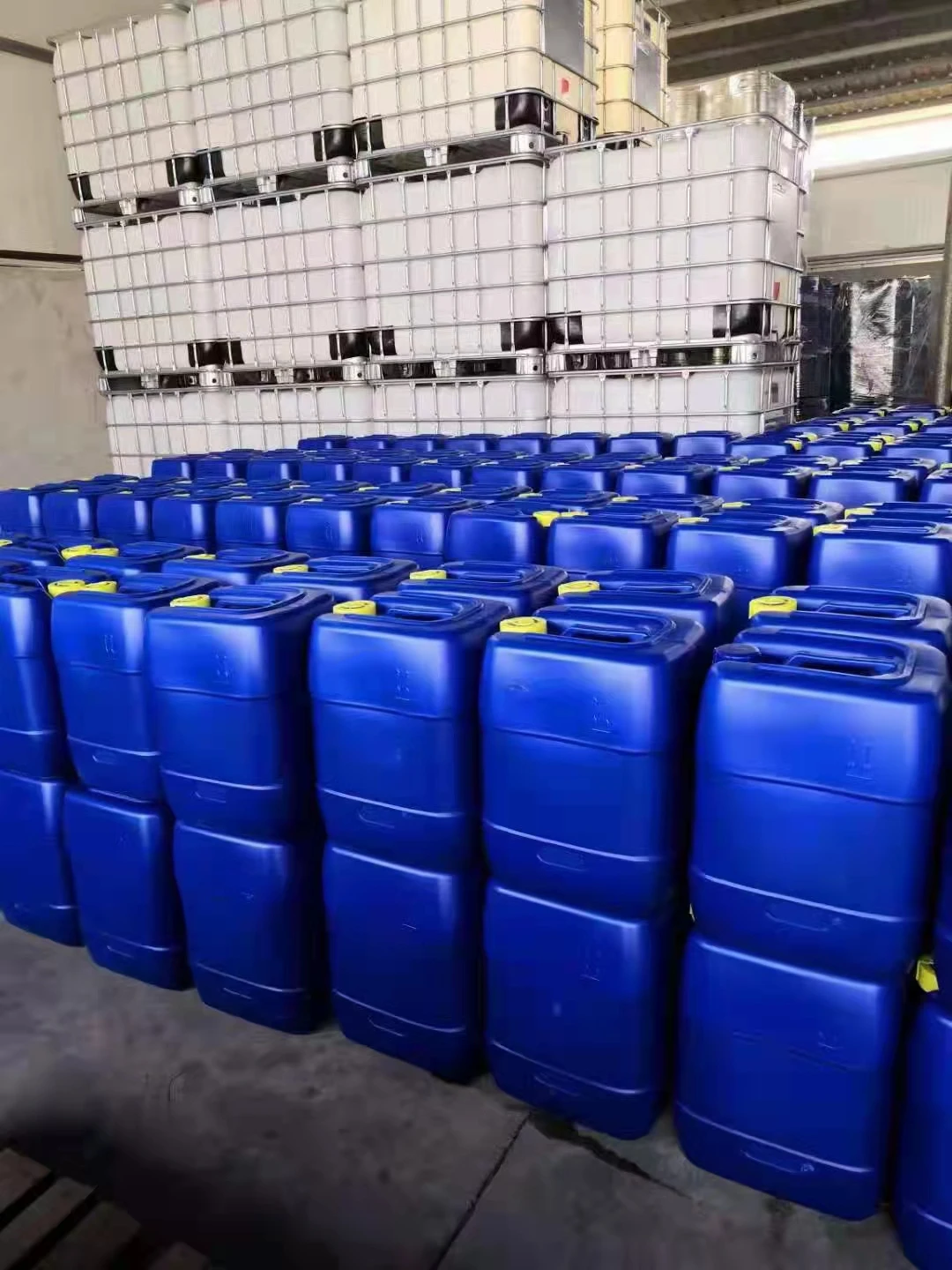 Factory Refning  Wholesale Price oil 100% Pure Natural Organic Pure Vetiver essential oil Bulk