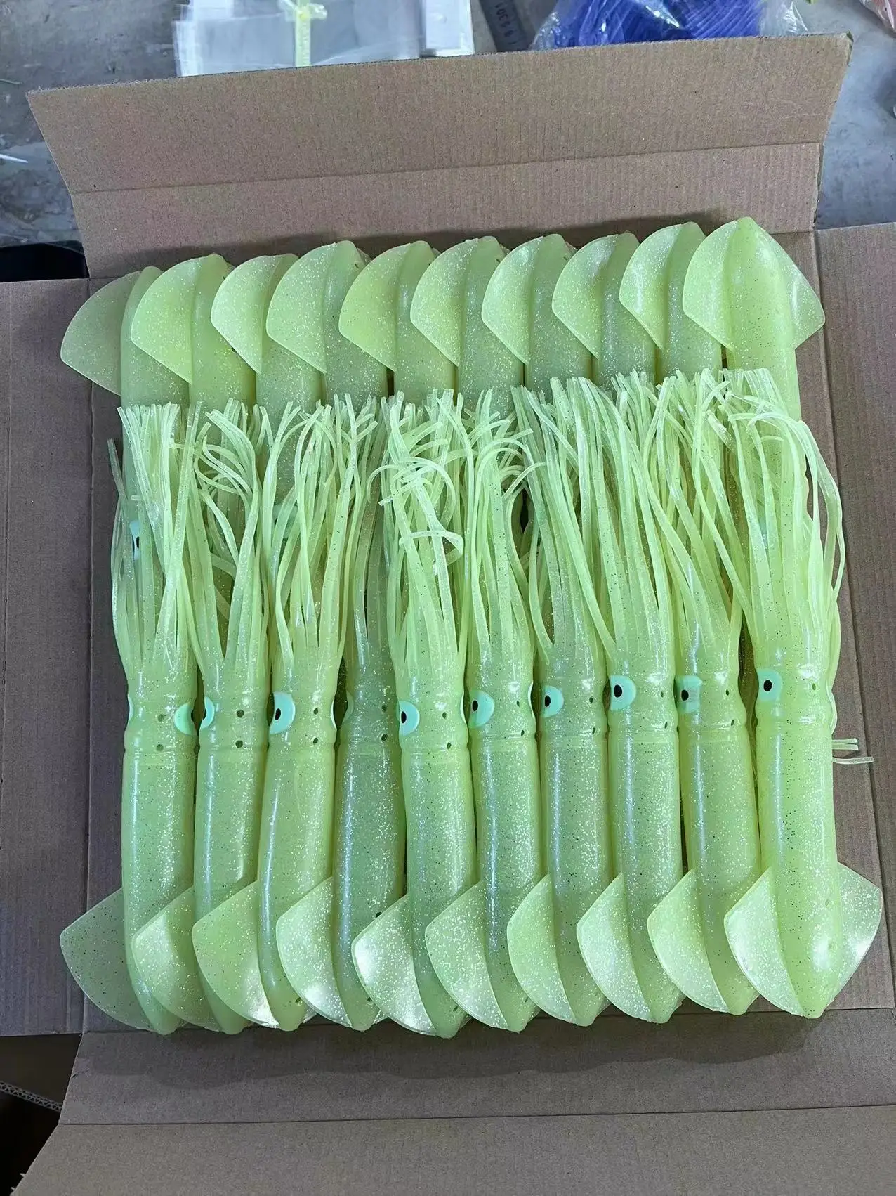 30cm/12Inch Soft Octopus Skirt Luminous Fishing Bait Saltwater Tuna Fishing Squid With Ear