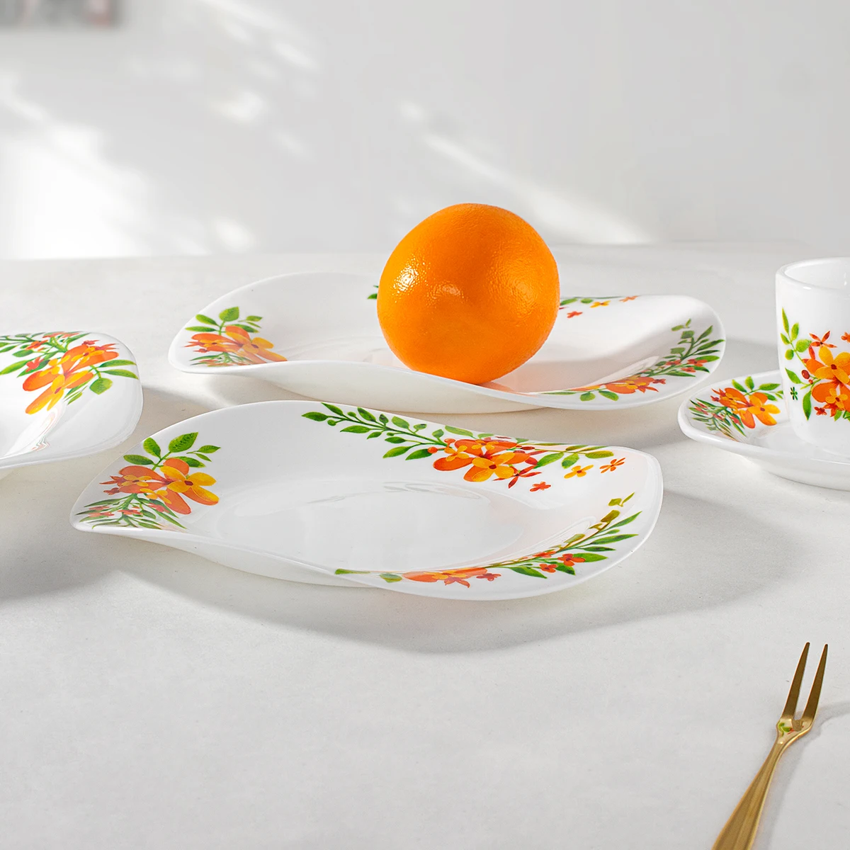 wholesale 10inch dinner serving plate heat resistant white opal glass dinner plate with customized flower decal for home dining