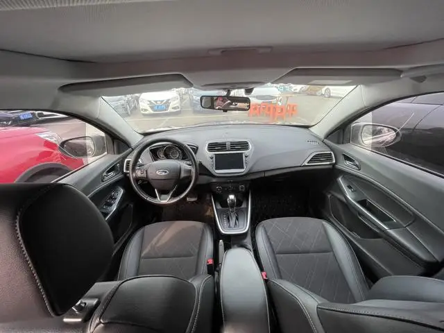Лидер продаж Подержанный автомобиль Ford эскорт 2019 1 5 л авторемиум 4 двери мест популярный дешевый для взрослых сделано в Китае