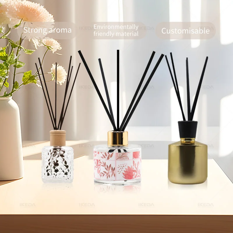 Luxury OEM 120Ml Aromatherapy Essential Oil Room Fragrance Perfume Ceramic Bottle Reed Diffuser Set with Wood Flower
