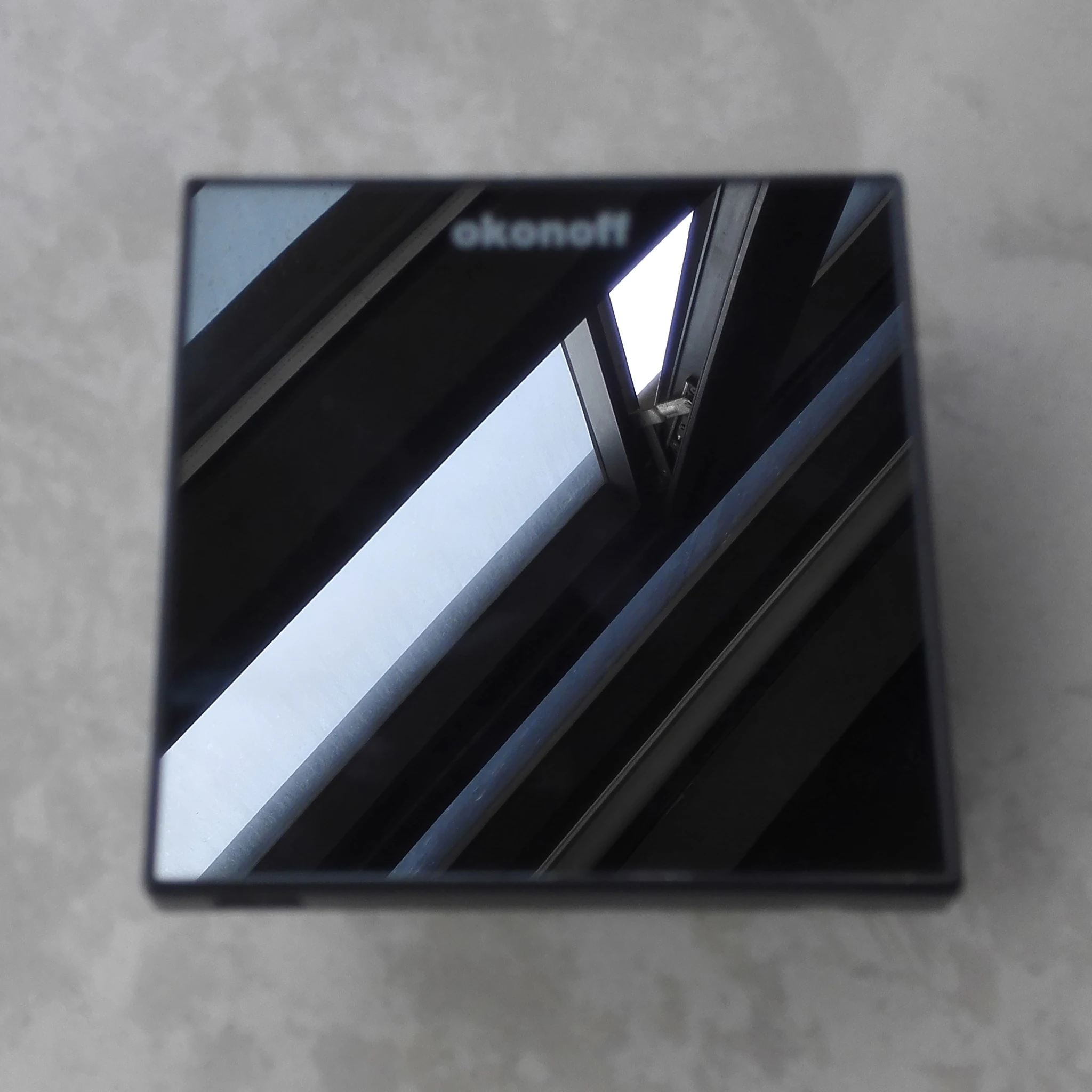 Q8-S-Y glass touch screen 4-pipe system fan coil and water heating integration type RS485 room thermostat