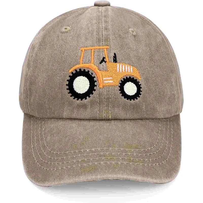 Бейсболка с вышивкой и логотипом