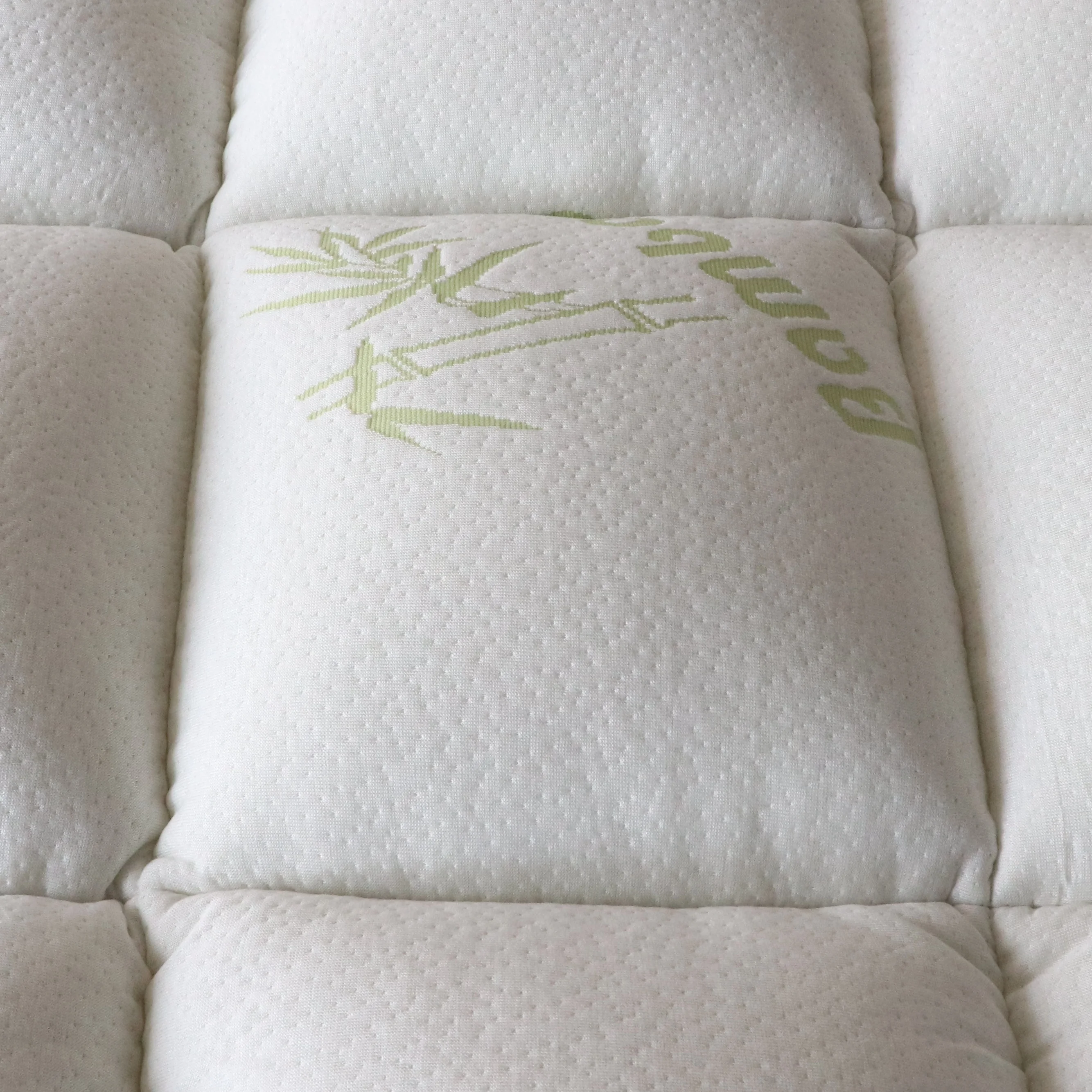 Summer Cooling Jacquard Mattress Protector 100% Waterproof Bamboo Quilt Mattress Topper For Home