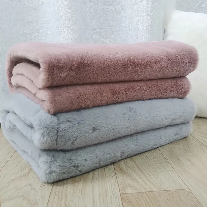 OEM 100% polyester super soft silky sofa bed blanket extra soft fluffy thick mink fur bedding plush blankets for winter