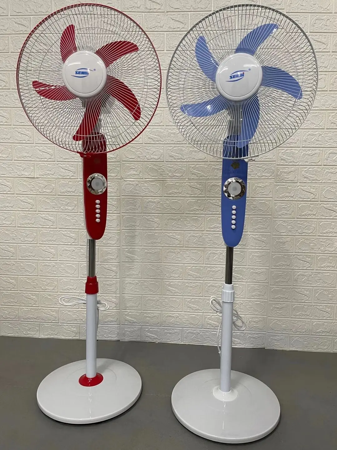 Высокоскоростной вентилятор на солнечной батарее 12 В переменного и постоянного тока 16 дюймов 18 солнечный для домашнего светодиодного освещения