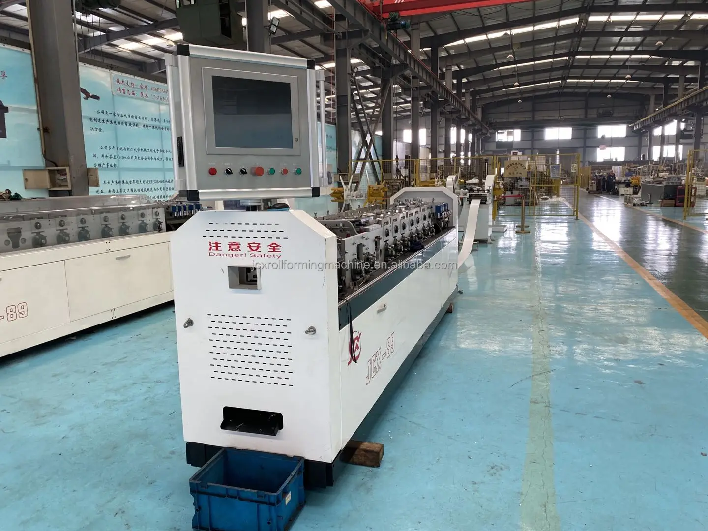 Automatic Villa Use Light Gauge Steel Keel Roll Forming Machinery C U Light Steel Keel Forming Machine