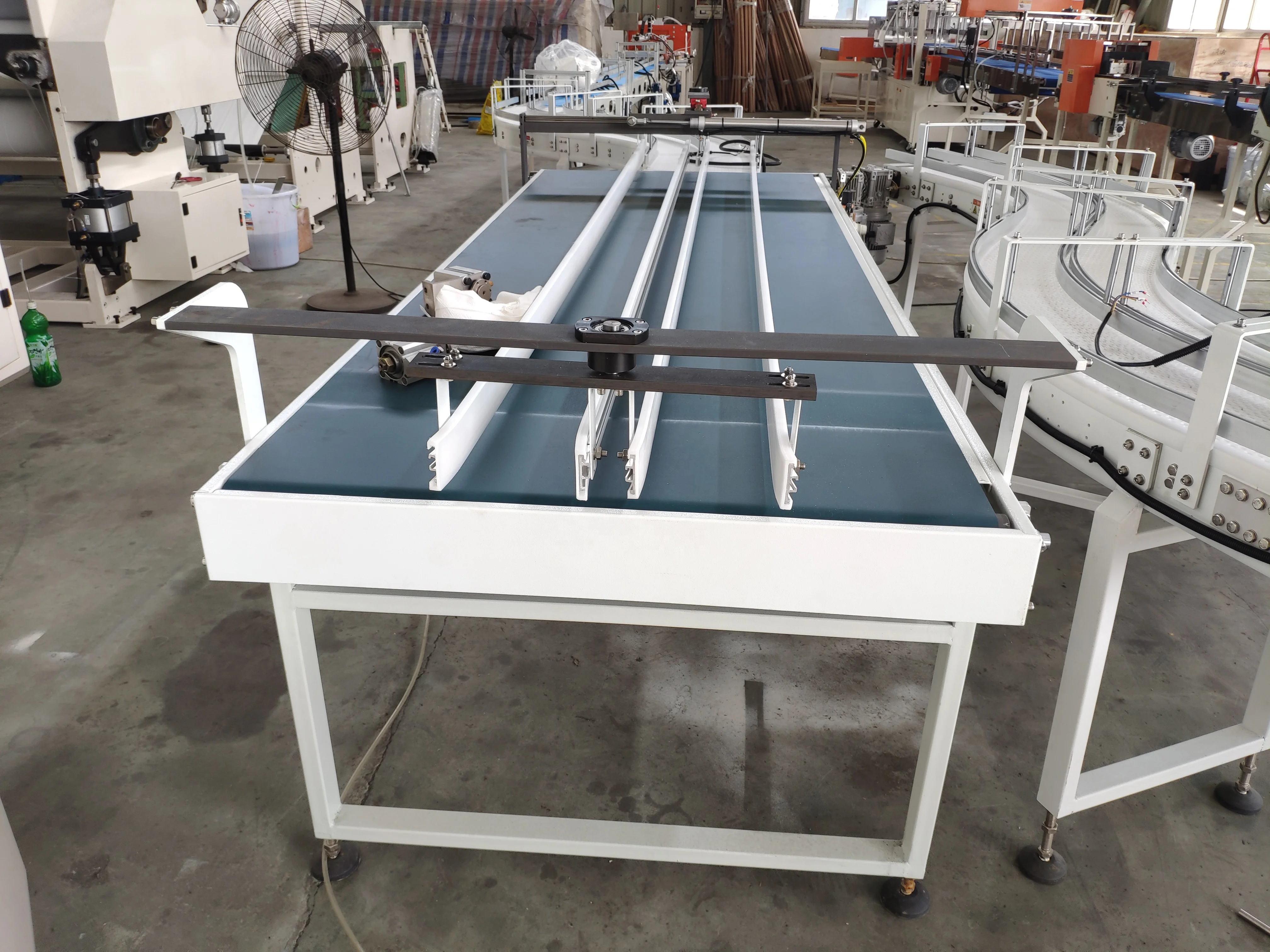 Full automatic toilet paper converting equipment making machine