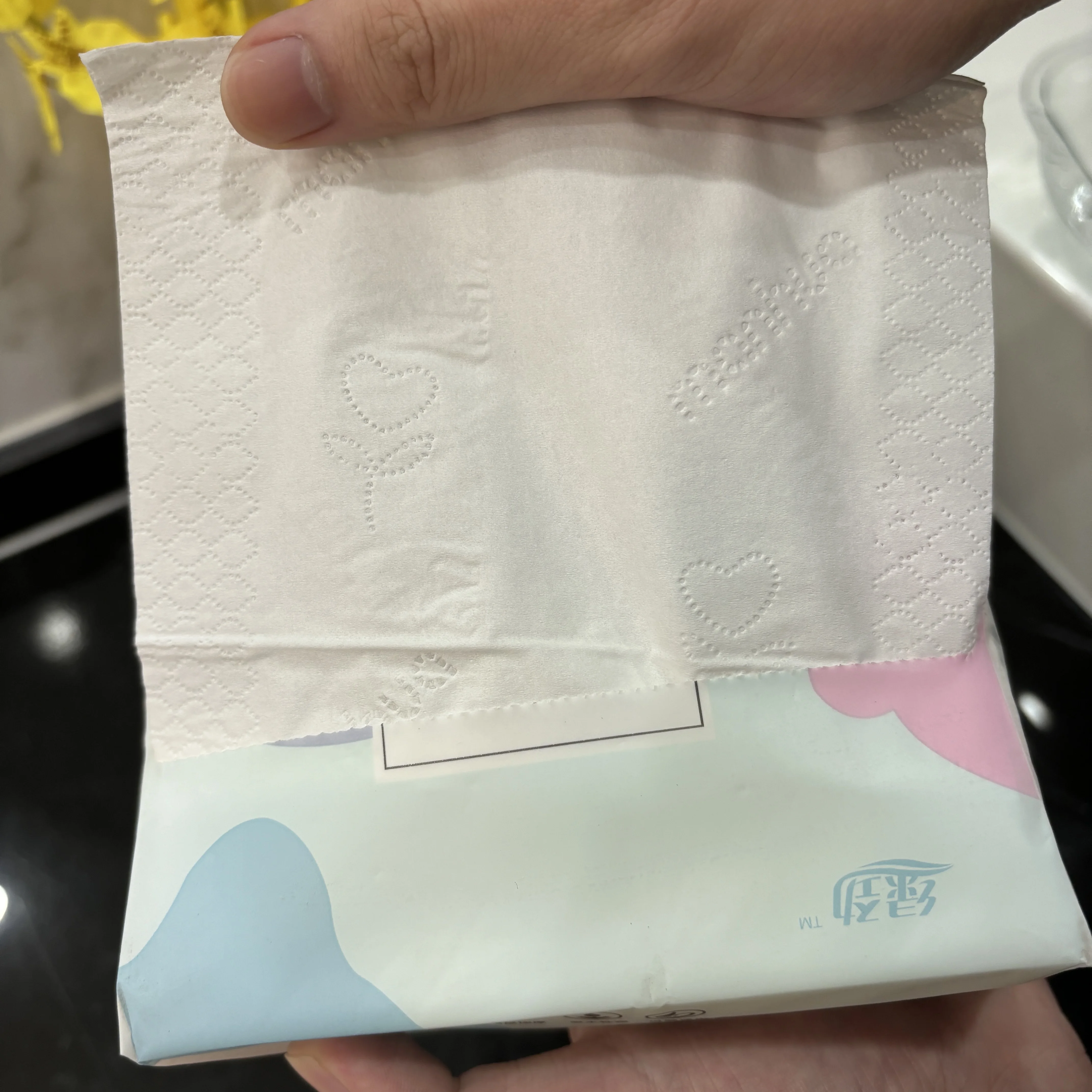 China paper tissue customized facial tissue paper soft packaging wholesale car custom logo facial toilet tissues paper