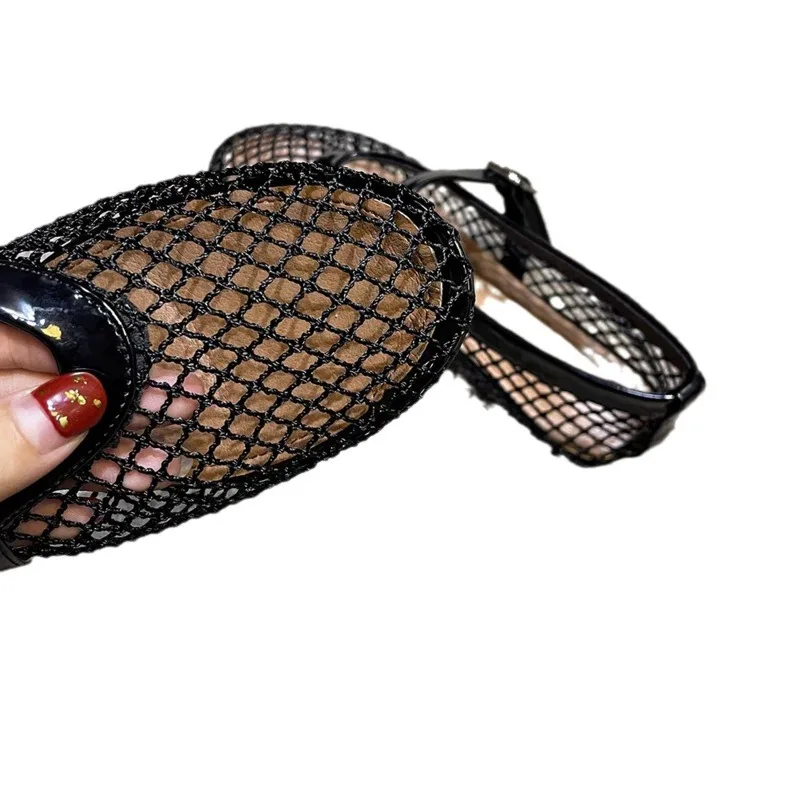 Large size European and American fish mesh hollowed out mesh sandals, new flat bottomed one button Mary Jane shoe toe cap