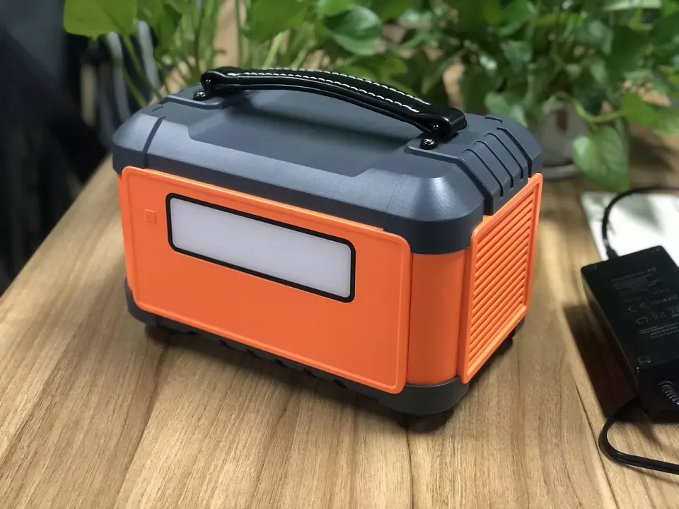 Best Price PD 60W 110V 220V AC Plug 600W Portable Power Station with Lithium bateria 12V DC  Solar Panels for Laptop Notebook