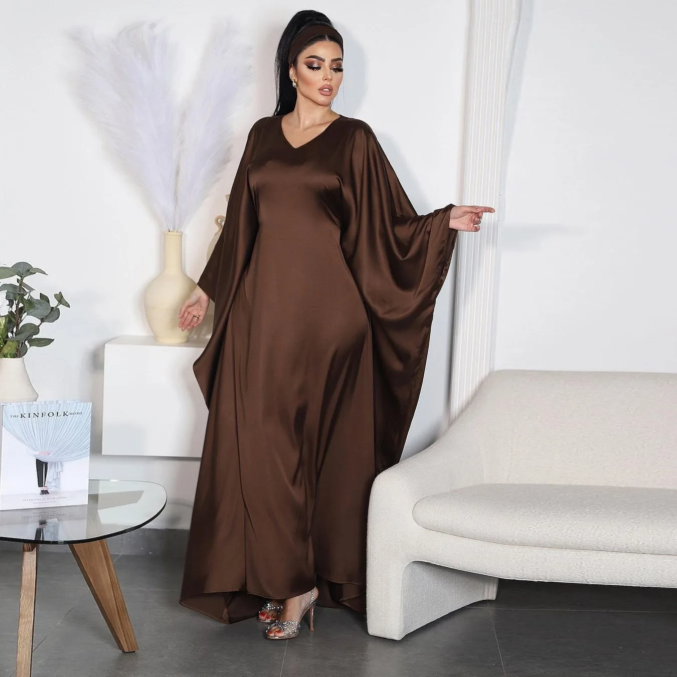 Middle East Popular Muslim Women Dress Fashion Hooded And Waist Cinched Long Robe With Forged Noodles Robe Abaya