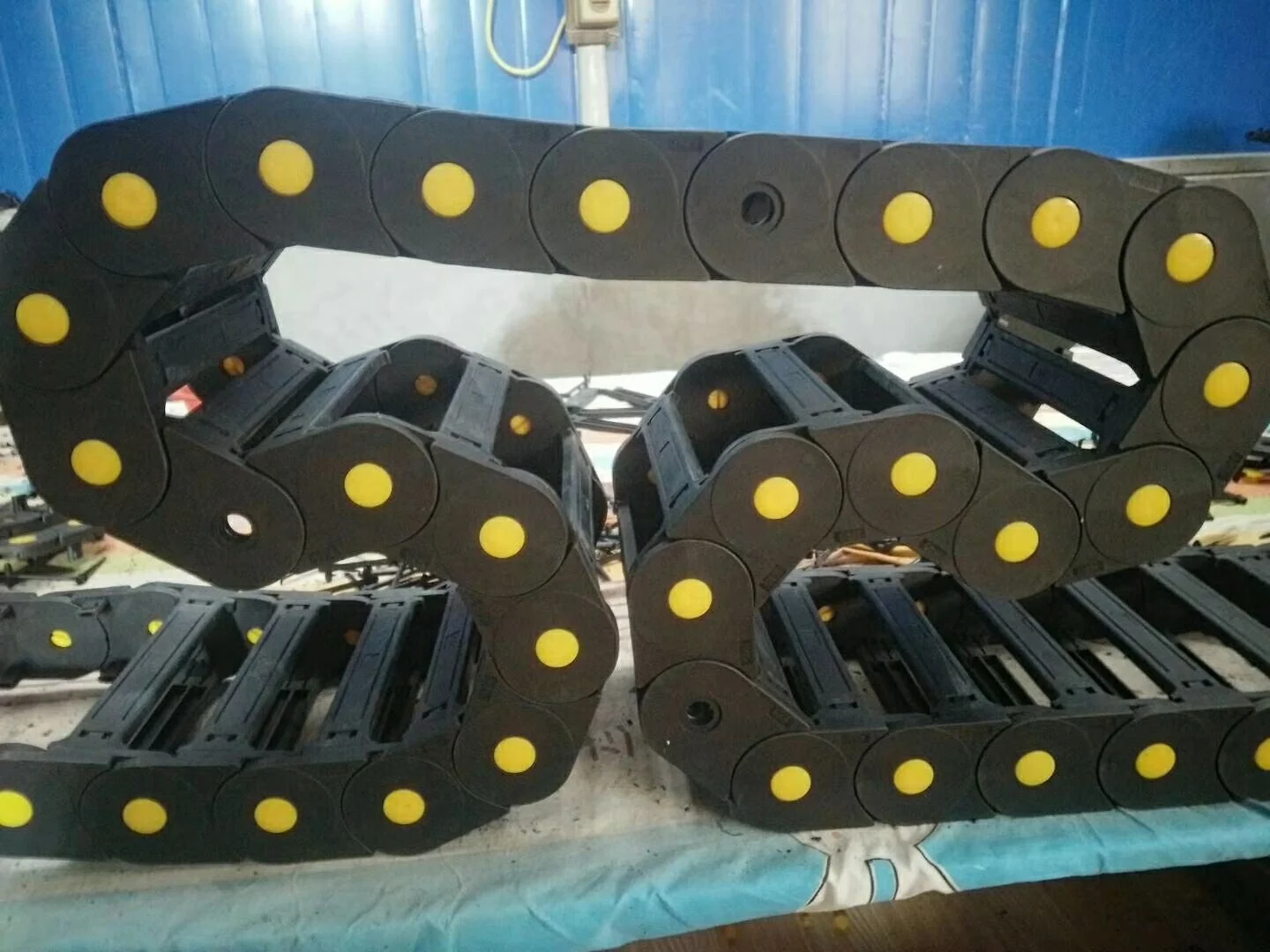 Black & Yellow  Bridge Type Open Type Plastic Drag Chain For CNC Machine