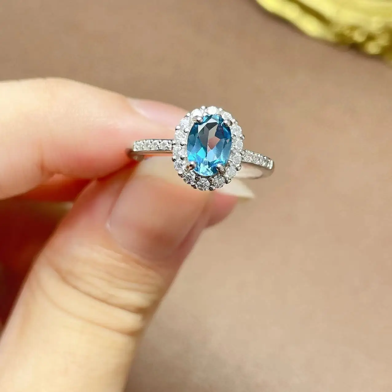 Hot Sale Boho Manufacturer 925 Sterling Silver Oval Cut Natural Topaz Gemstone Brand Jewelry Women Ring Wholesale
