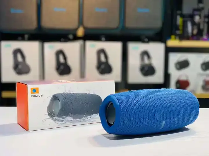 Chrace5 Wireless Music Handsfree Calling Speaker Mini Tws Speaker Portable Radio Speaker