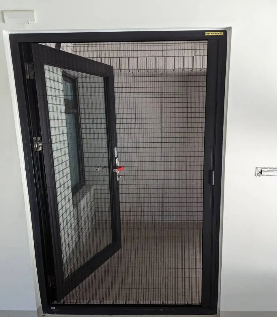 folding screen window