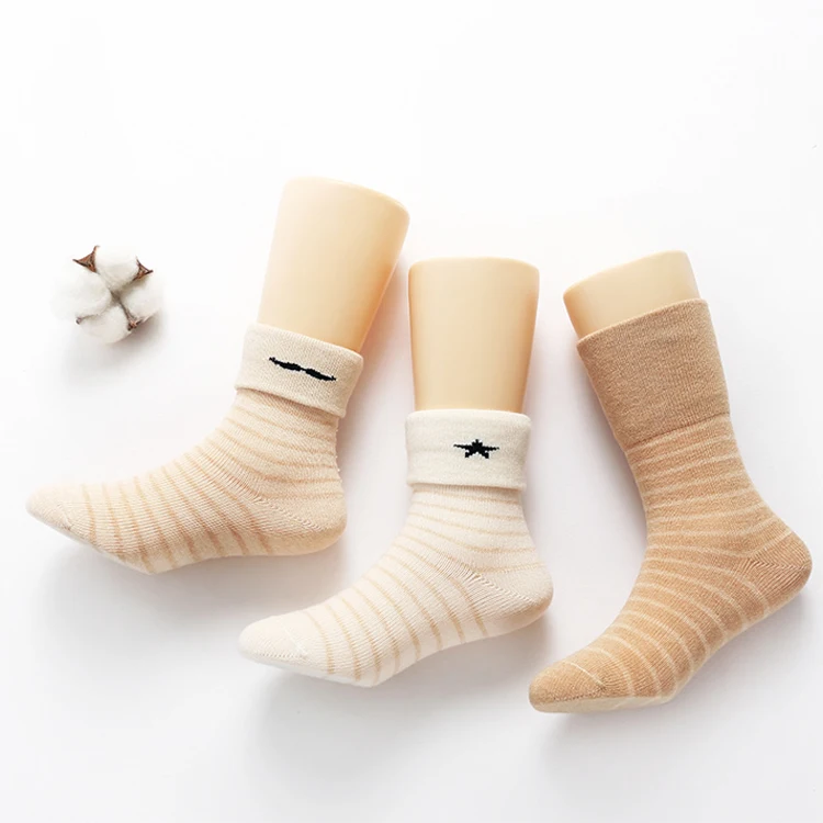 2020 Latest Design Baby Natural Colored Cotton Crew Winters Socks Gift Set