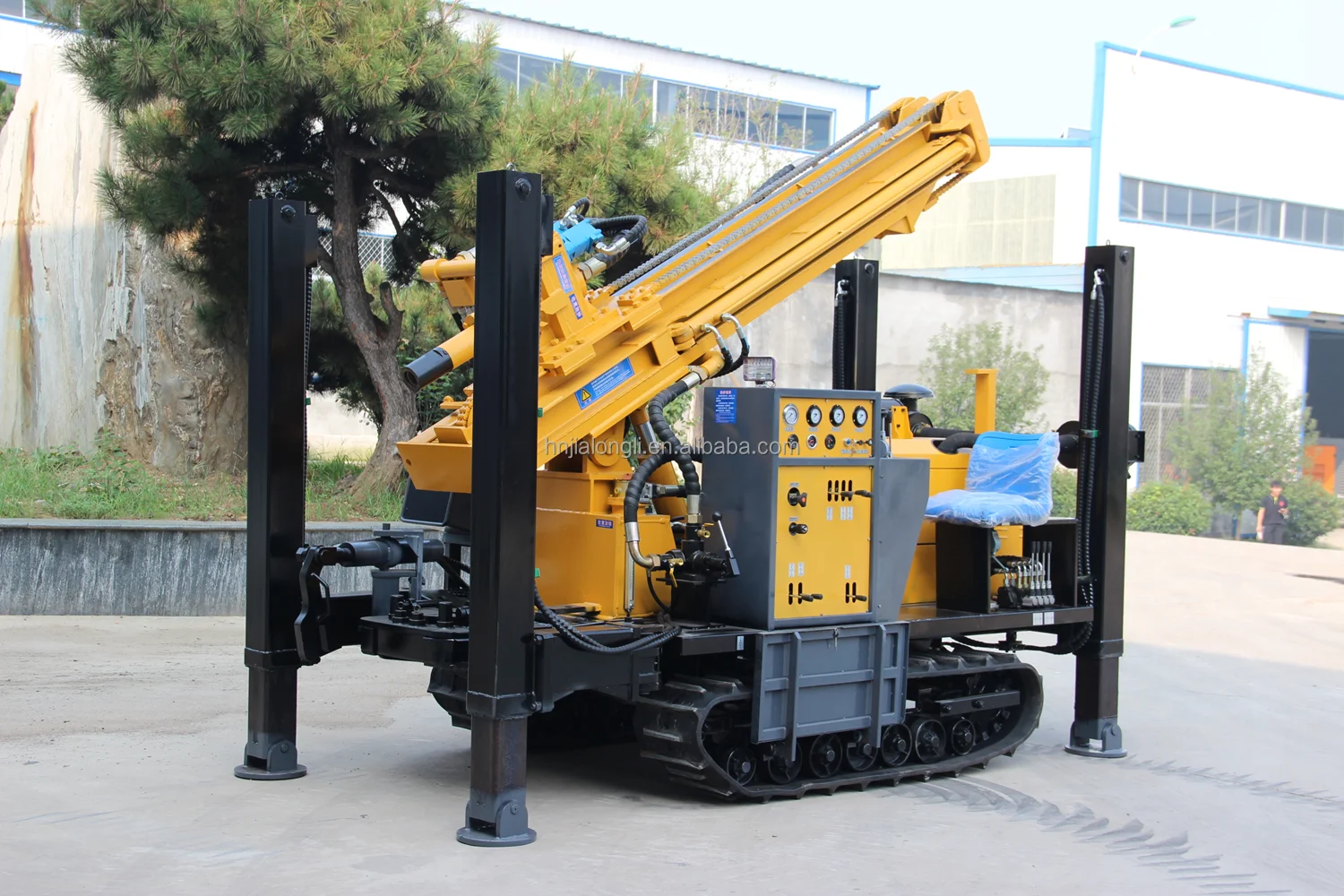 200m hydraulic water well drilling rig JL200 portable crawler deep water well drilling rig