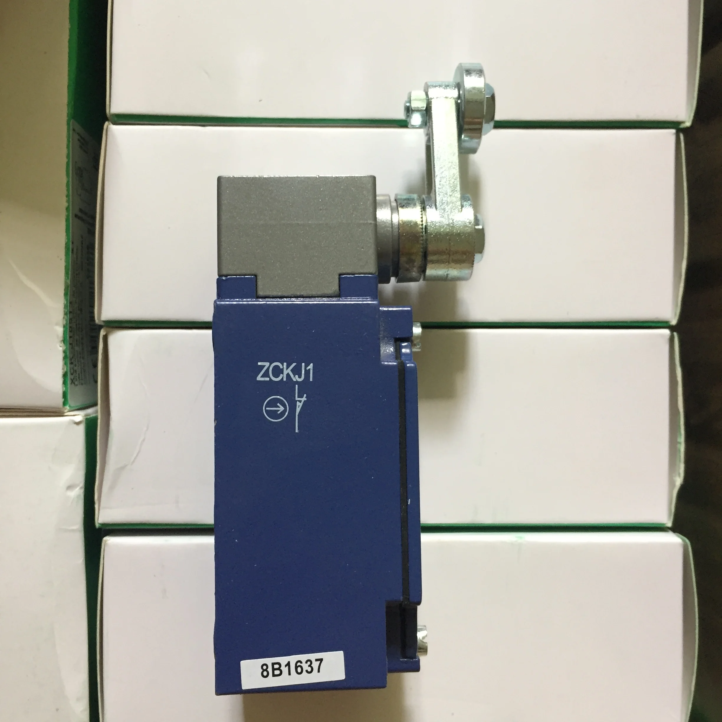 Limit switch XCKJ10513 Travel switch