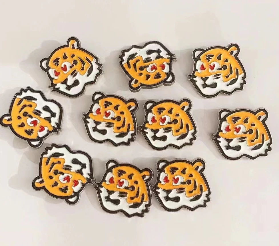 Custom Enamel Brooch Pin Badge 3d Round Lapel Pin with Safety Pin