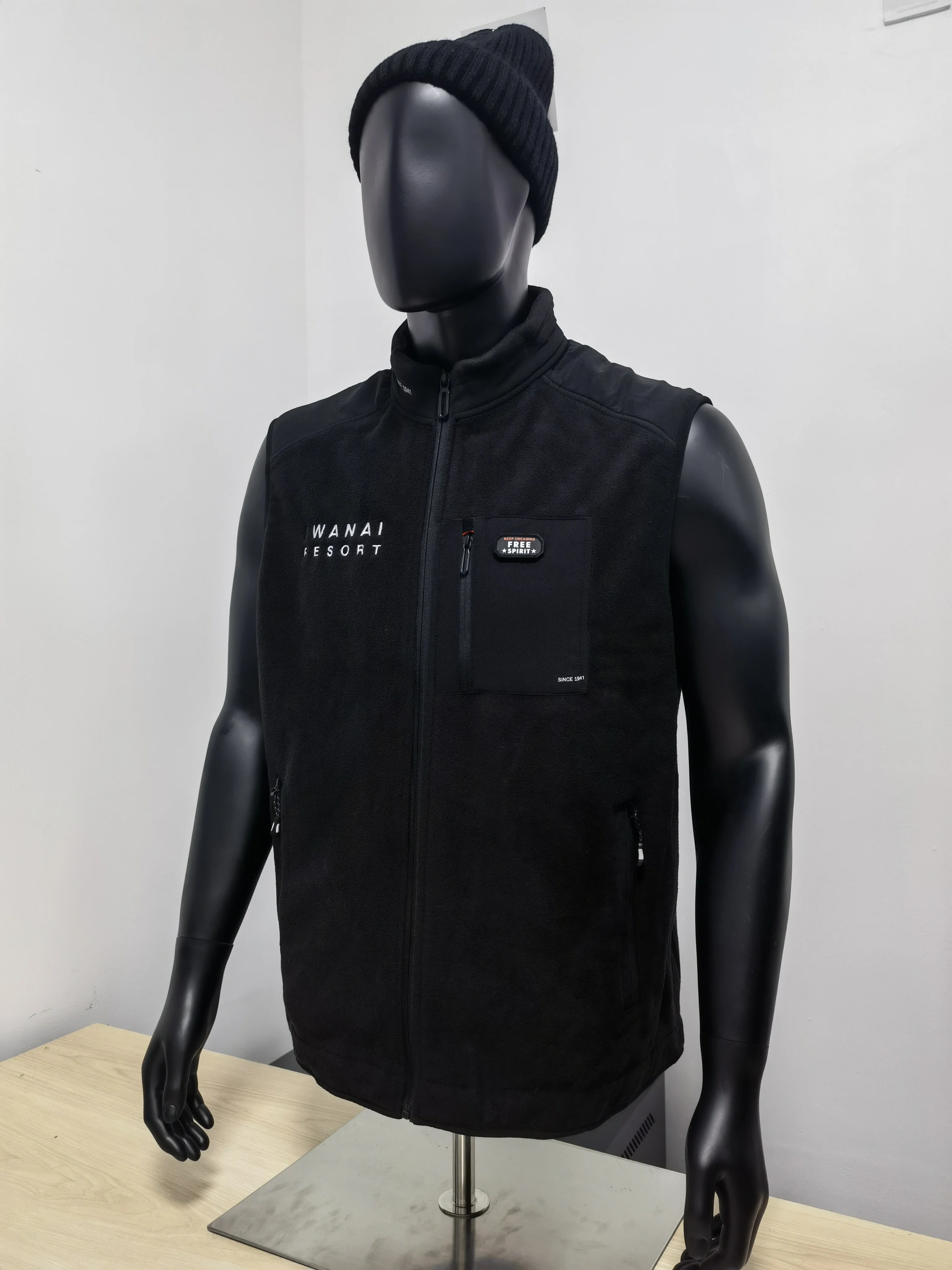 Wholesale Winter Custom Softshell Jacket Polar Fleece Vest Men 100% Polyester Windproof Softshell Vest Men Black Fleece Vest