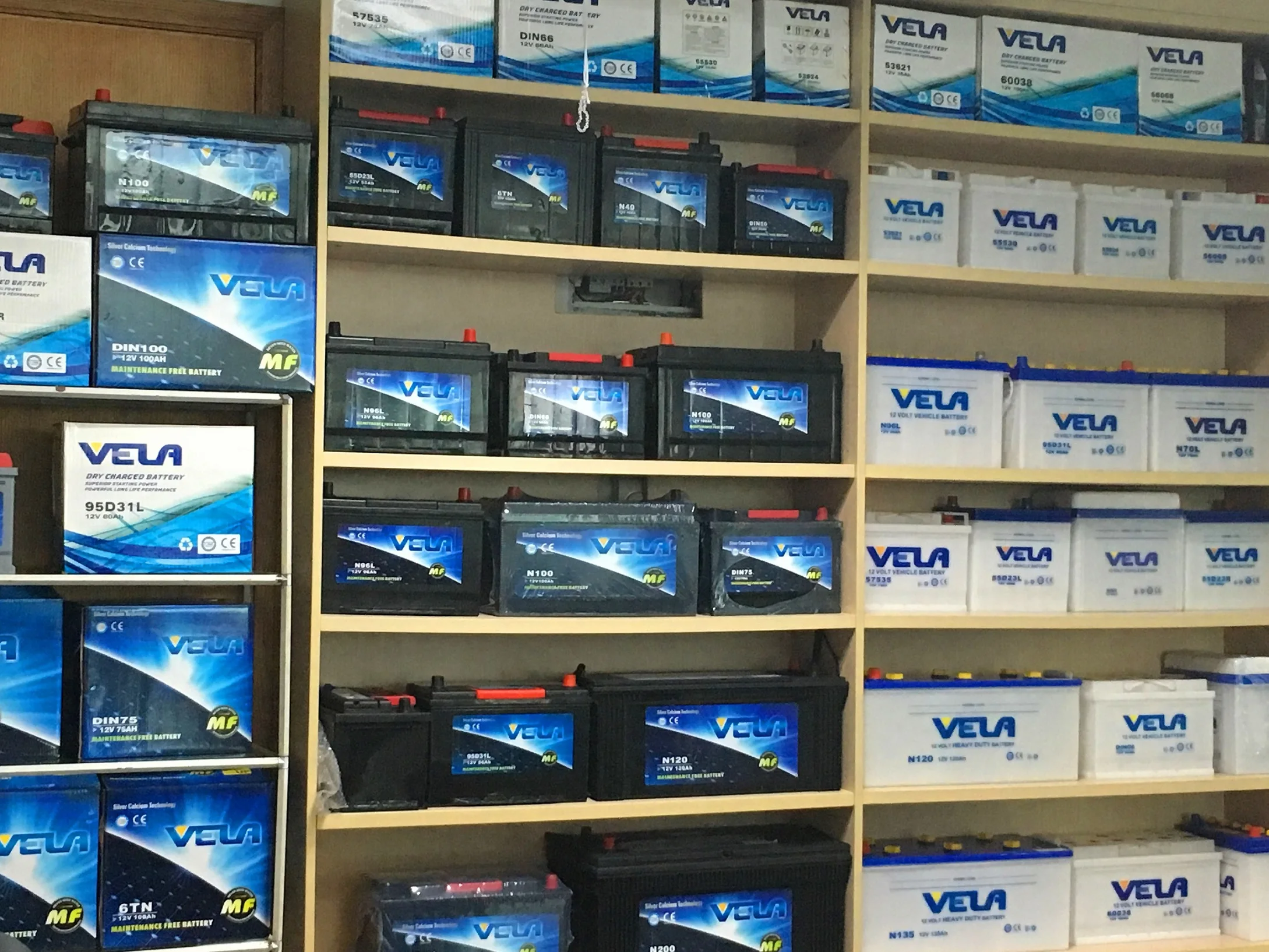 DIN60 12V 60Ah Sealed Maintenance Free Car Battery