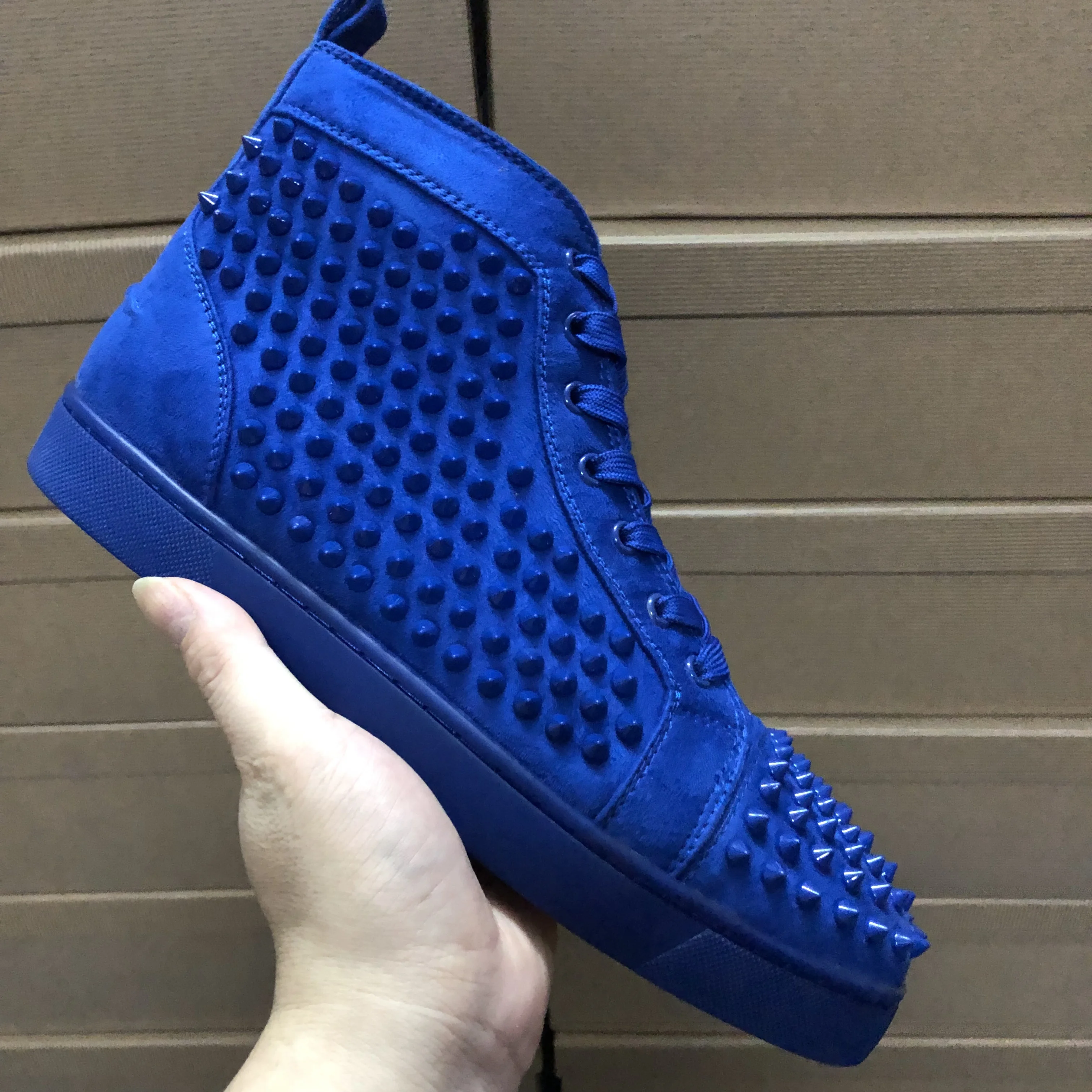 2022 Women Men High Top Diamond Rivets Shoes Leather Luxury Designer Famous Brand Red Bottom Casual Sport Sneakers