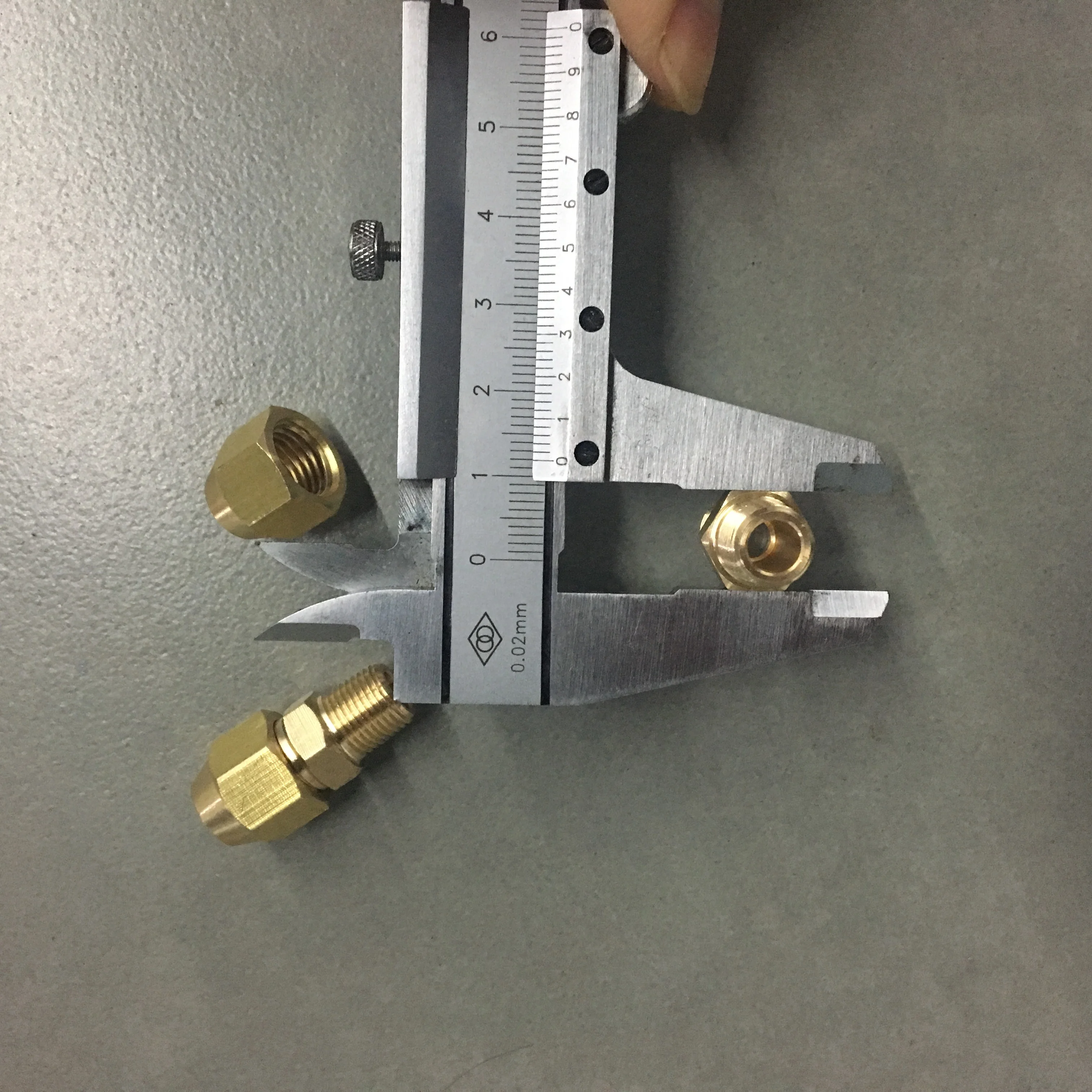 1/8 BSP Thread Flange Straight Fitting for Pipe 1/4 Brake Hose Casting Technics