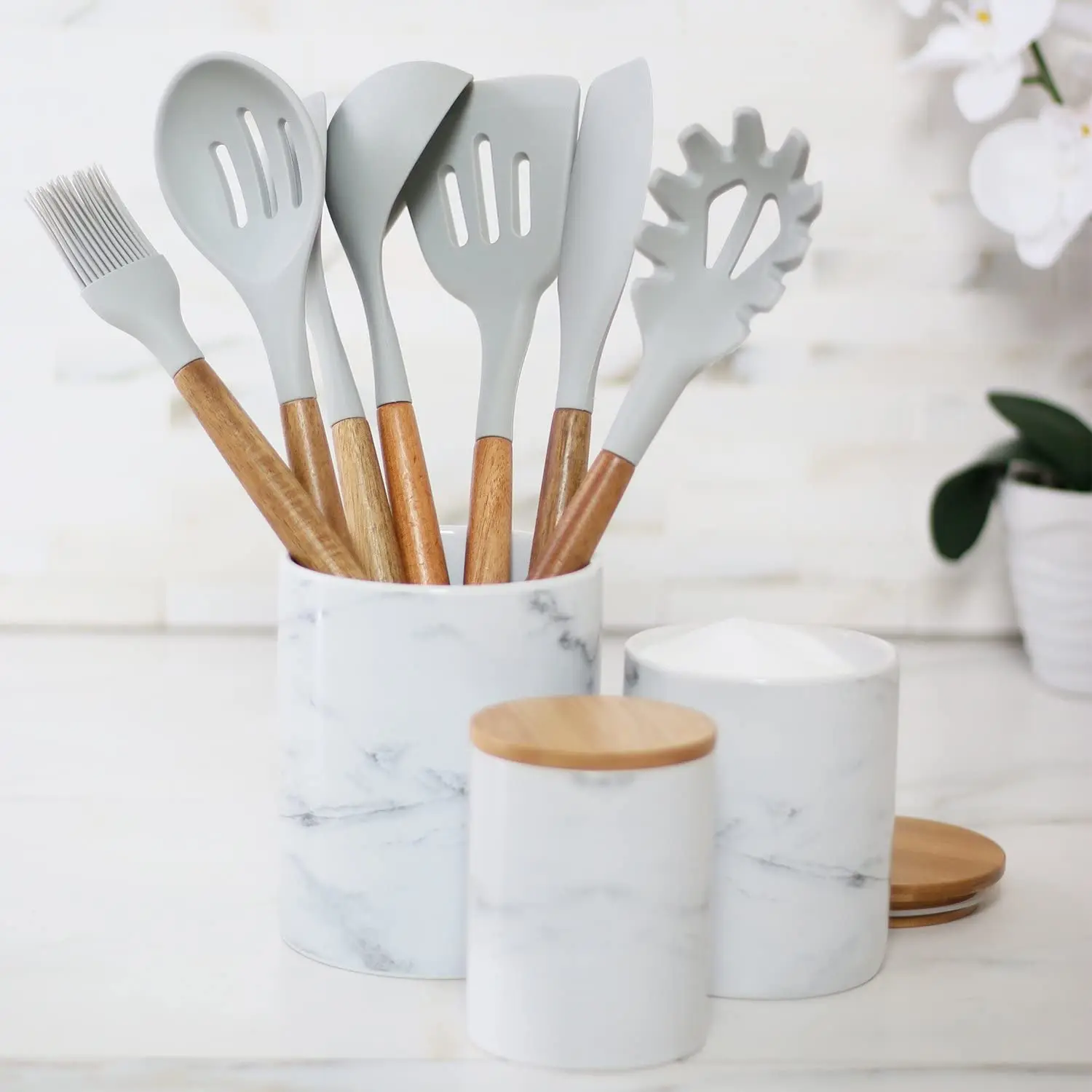 Heat Resistant Silicone Kitchen Tools Wooden Handle Mixing Cookware Kitchen Utensil Spatula Slotted Solid Spoon