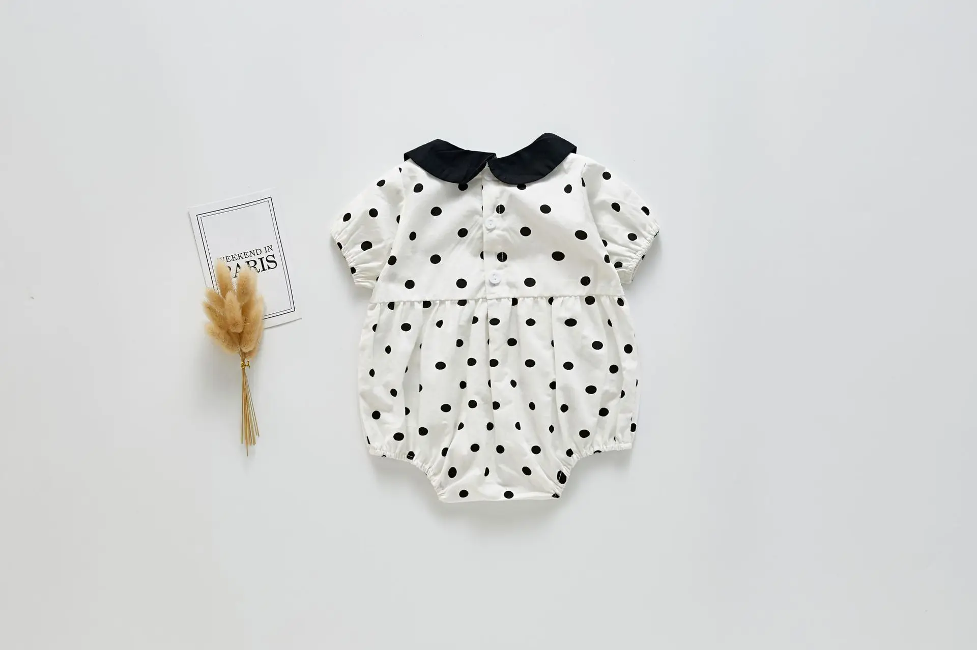 Summer new baby short-sleeved jumpsuit female baby small lapel polka dot romper romper outing clothes