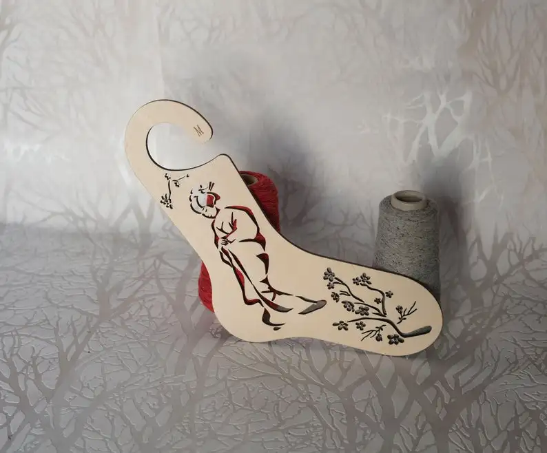 Lasercut wooden Knitting sokken Tool chaussette blocker met logo