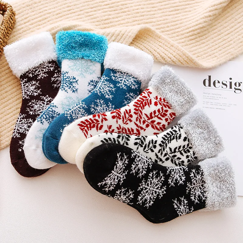 Wholesale Thick Winter Snowflake Jacquard Christmas Pattern Socks Soft Slipper Floor Socks