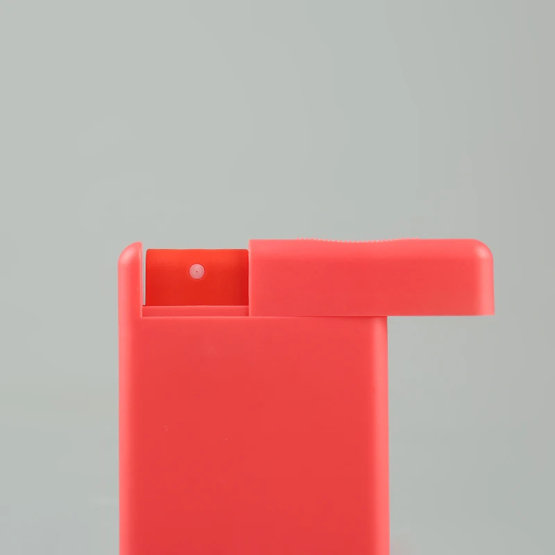 
Manufacturer credit card shaped 20ml plastic credit card pocket size flat perfume spray bottle for hand sanitizer sprayer 