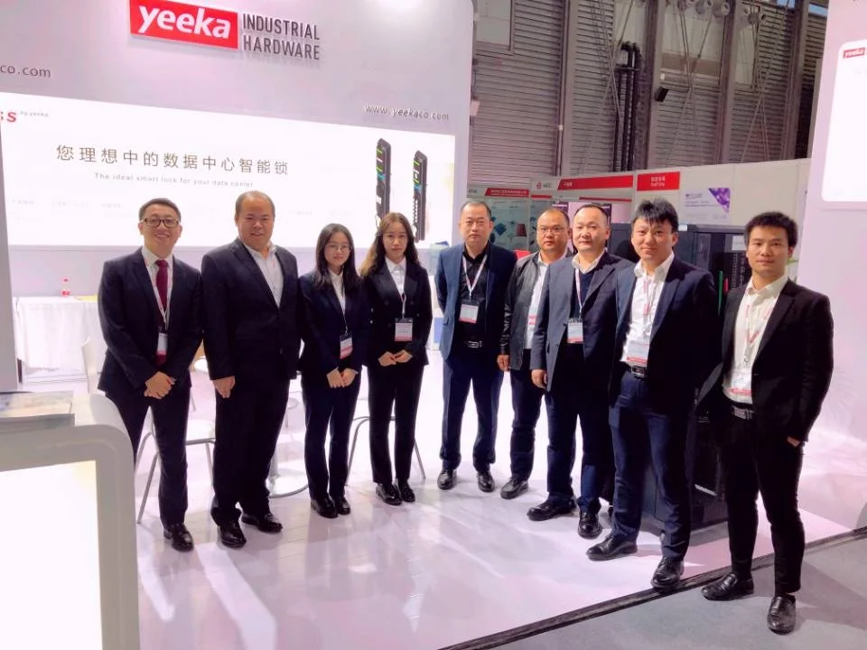 YEEKA Industrial Hardware Black ABS Pocket Pulls Handles ,plastic Handle Pocket Pull Home Furniture Furniture Handle & Knob Logo