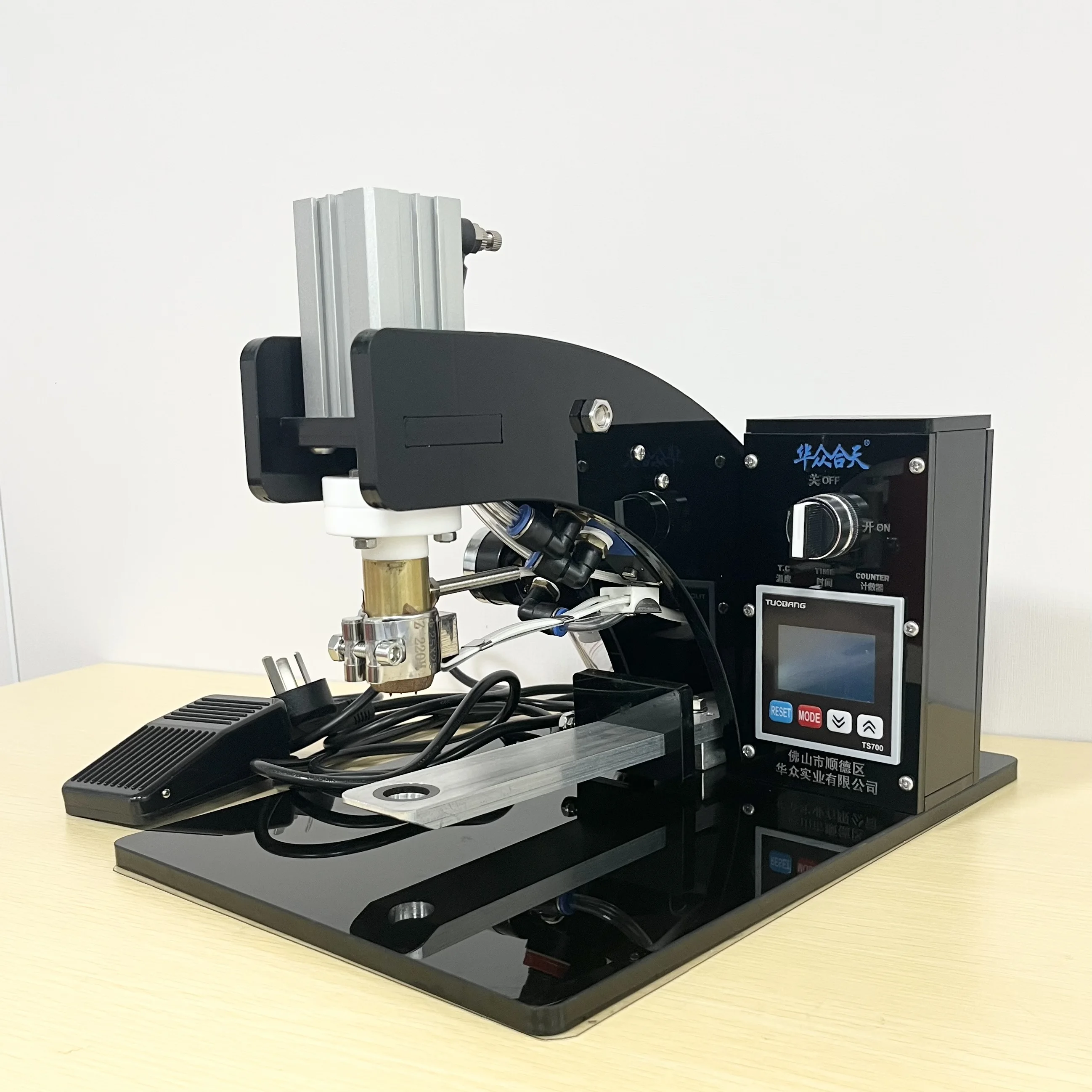 Food Packaging Heat Sealing Machine Food Powder Valve Install Applicator Machine