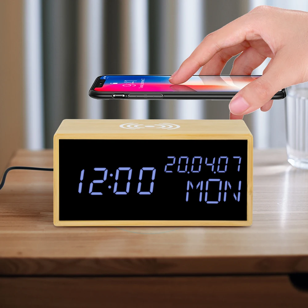 2023 Evertop заводская цена бамбуковый светодиодный цифровой будильник Беспроводная зарядка