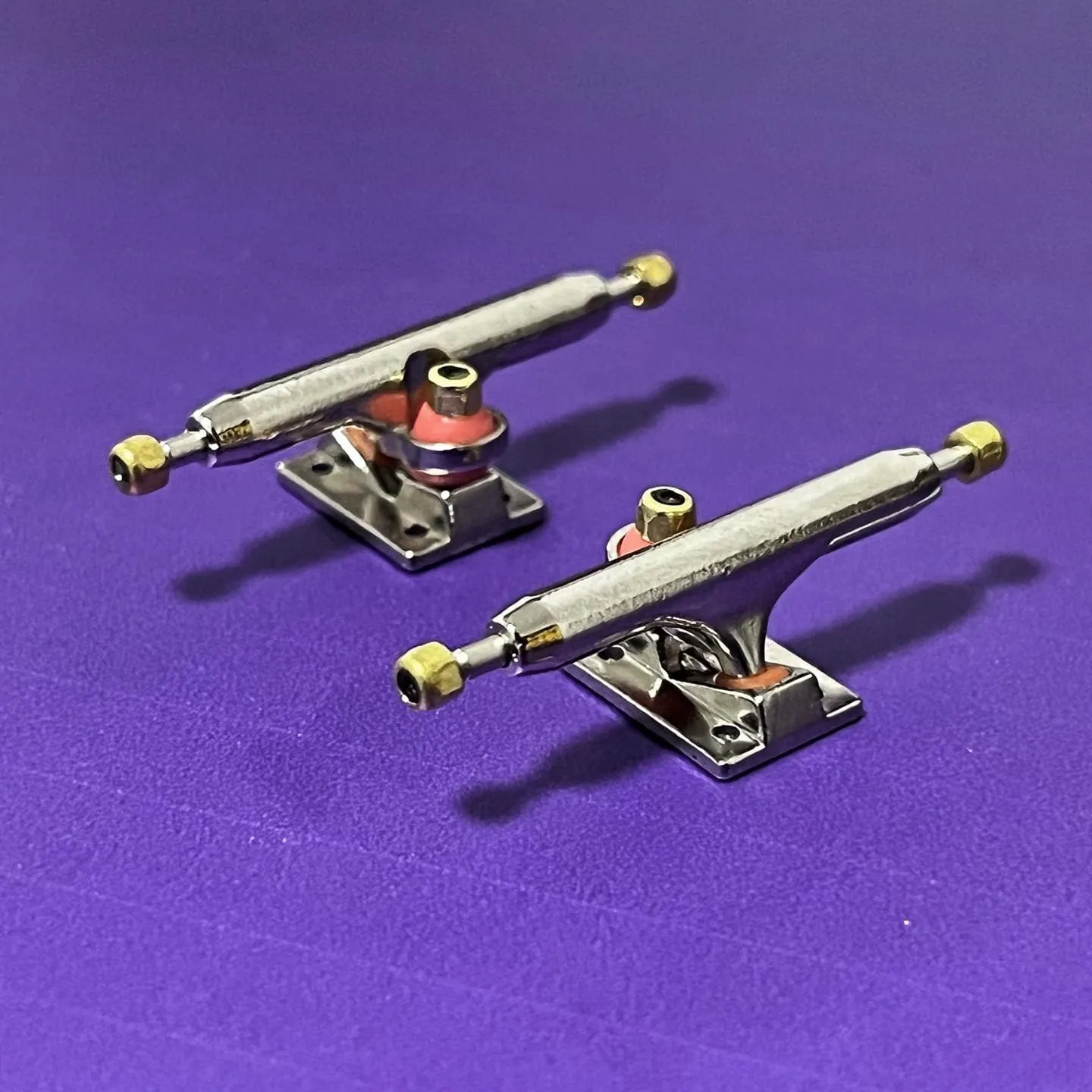New finger skateboard fingerboard trucks