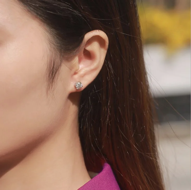 Manufacturer professional discount custom round white gold earrings Moissanite engagement earrings